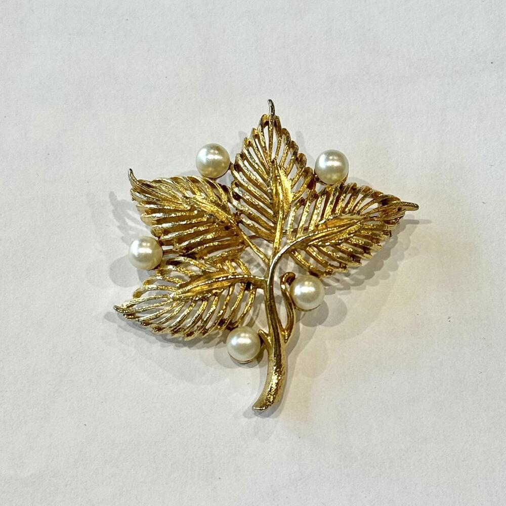Vintage Gold Pearl Leaf Brooch Pin Jewelry Shawl Bag